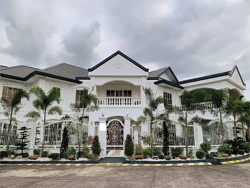 home-for-sale-in-angeles-pampanga-philippines mansion
